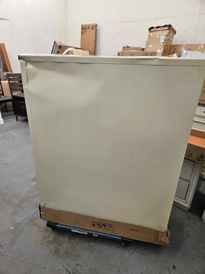 HON Brigade 700 Series 4-Drawer Lateral File Cabinet ( Slight Dent on the back ) - Image 5