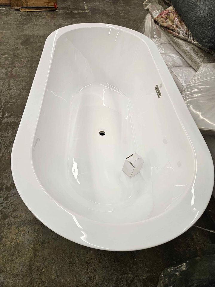 Mermaid 71 in. Acrylic Flatbottom Center Drain Soaking Tub in White - Image 8