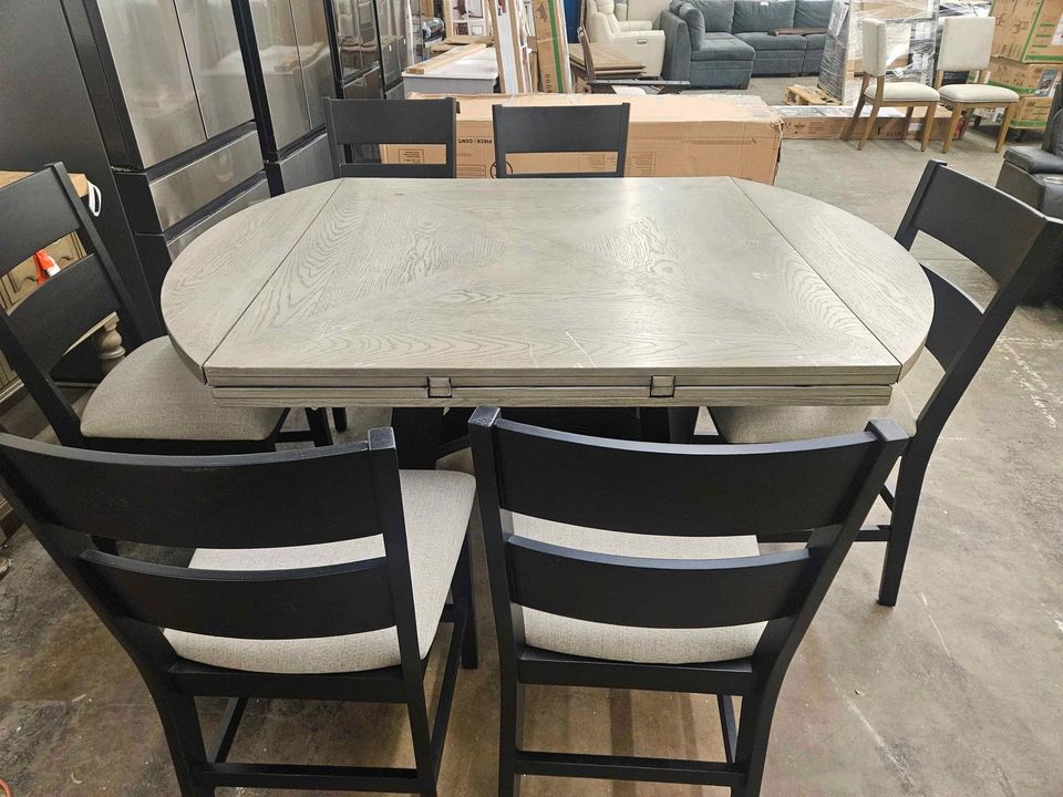 Easton 7-piece Square to Round Counter Height Dining Set ( Slightly Scratched ) - Image 7