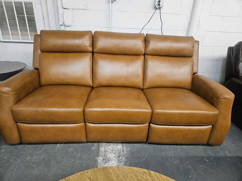 Thorton Leather Power Reclining Sofa - Image 5