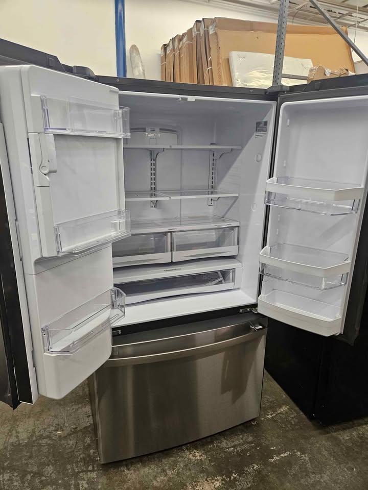 GE ENERGY STAR 22.1 Cu. Ft. Counter-Depth Fingerprint Resistant French-Door Refrigerator - Image 8