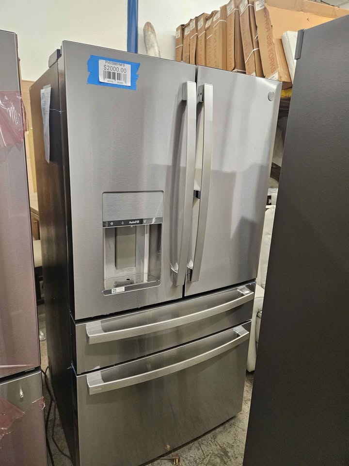 GE Profile ENERGY STAR 27.9 Cu. Ft. Smart Fingerprint Resistant 4-Door French-Door Refrigerator wi - Image 7