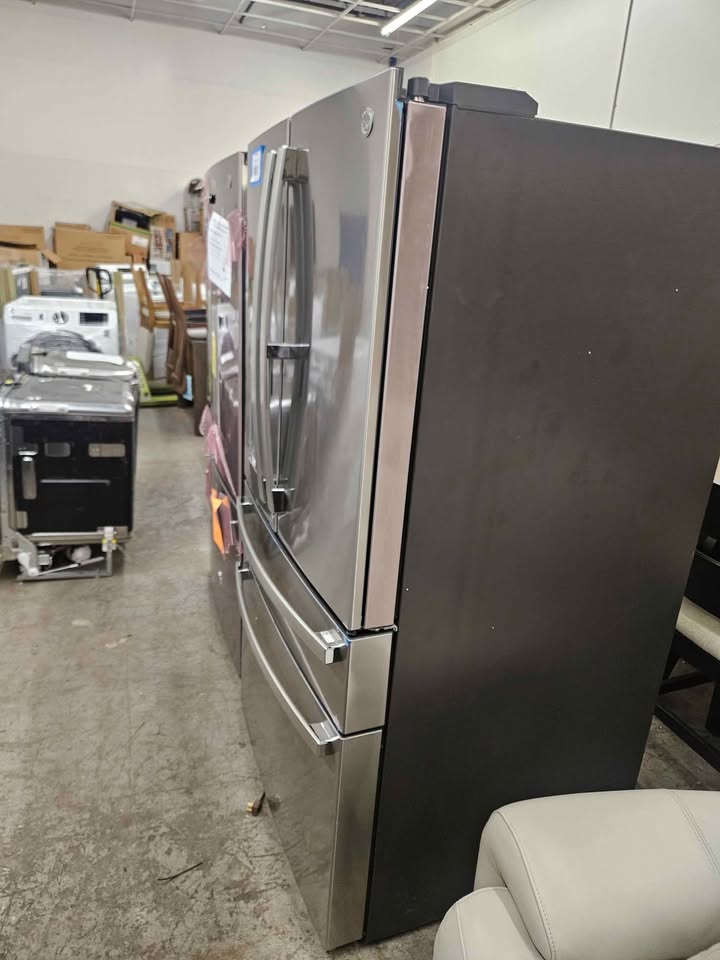 GE Profile ENERGY STAR 27.9 Cu. Ft. Smart Fingerprint Resistant 4-Door French-Door Refrigerator wi - Image 10