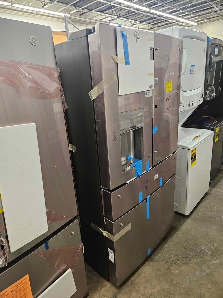 GE Profile ENERGY STAR 27.9 Cu. Ft. Smart Fingerprint Resistant 4-Door French-Door Refrigerator - Image 7