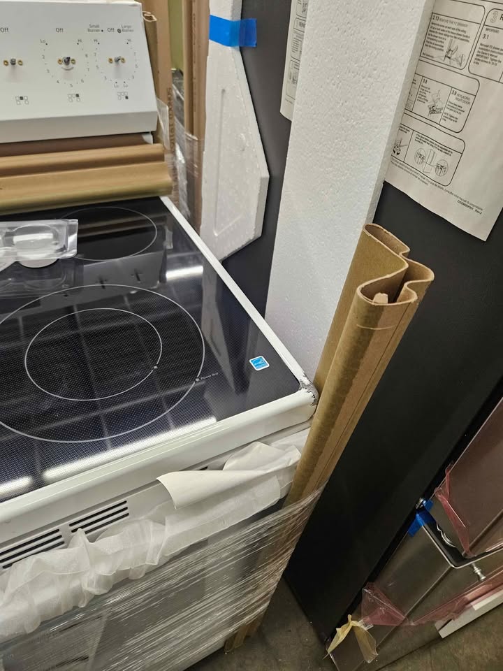 GE ENERGY STAR 30" Free-Standing Electric Range with Crisp Mode - Image 10