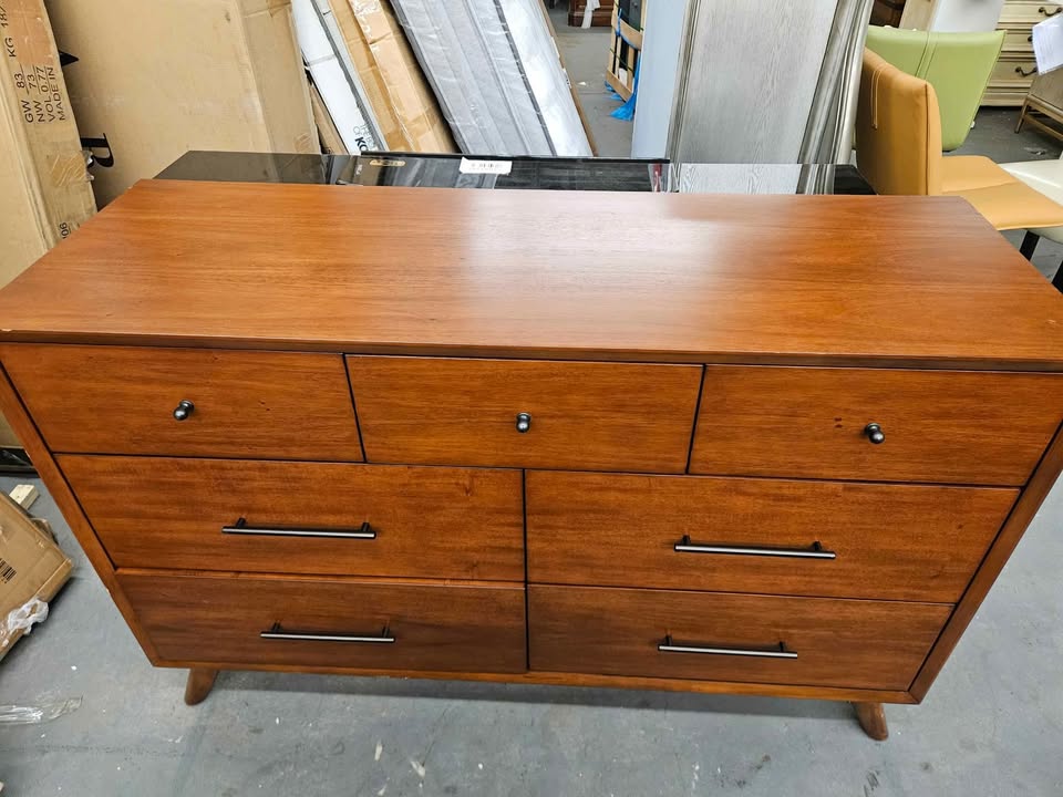 Williams 7-Drawer Dresser - Image 6