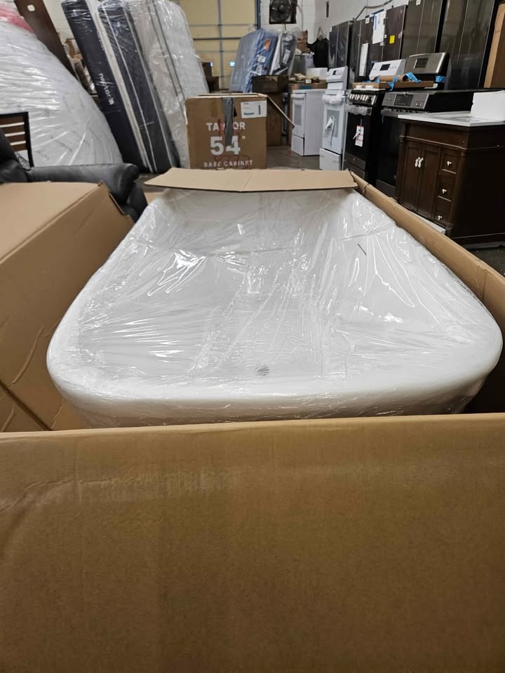 67 in. x 31.5 in. Acrylic Freestanding Flatbottom Double Ended Soaking Bathtub in White - Image 8