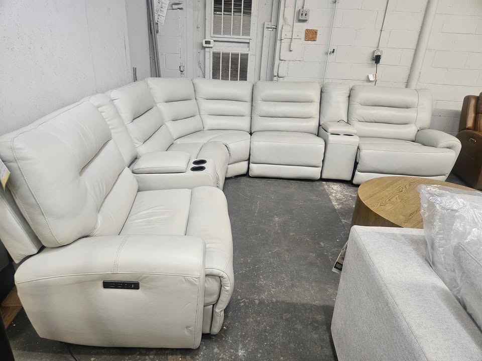 Aubrey 7-piece Leather Power Zero Gravity Reclining Sectional with Power Headrests ( Cream ) - Image 6