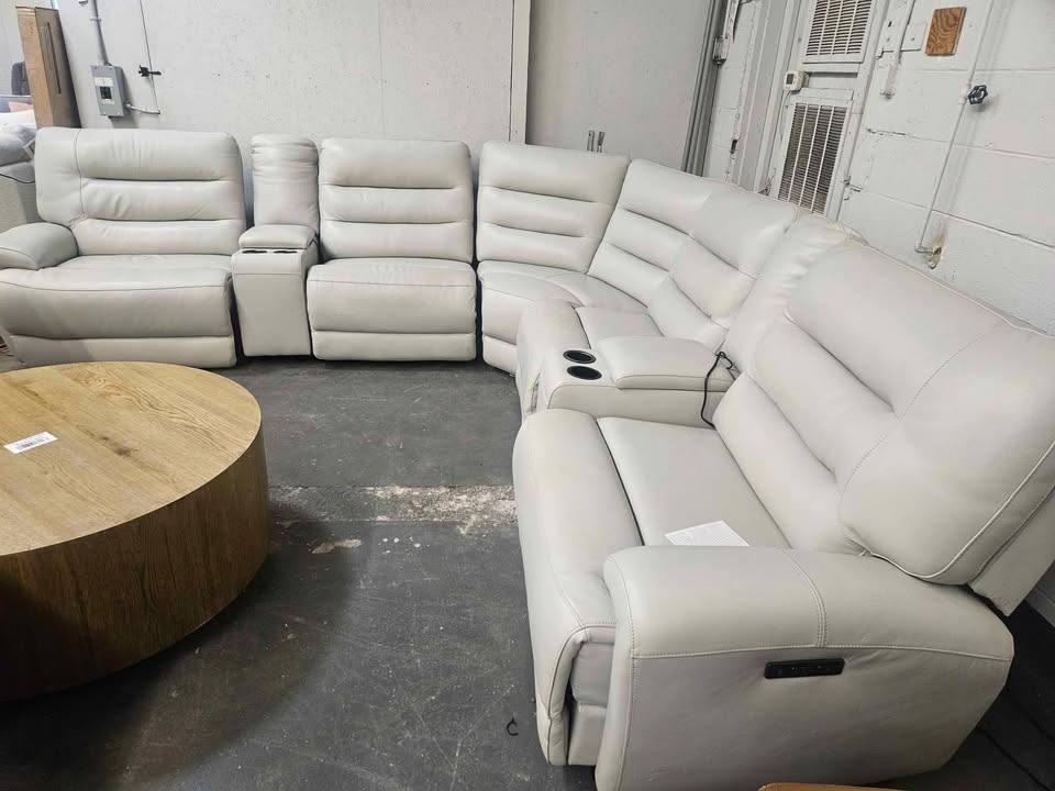 Aubrey 7-piece Leather Power Zero Gravity Reclining Sectional with Power Headrests ( Cream ) - Image 8