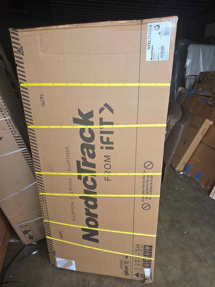 NordicTrack AirGlide 14i Electric Elliptical Machines ( Retails $1600.00 ) - Image 9