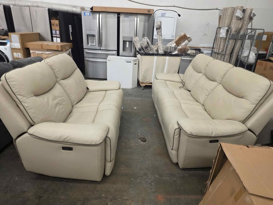 Messina Leather Power Reclining Sofa and Loveseat with Power Headrests ( Ivory ) - Image 7
