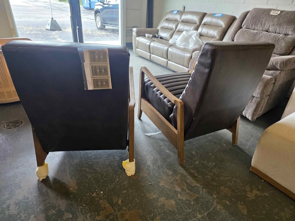 Henrik Leather Pushback Recliner - Image 9