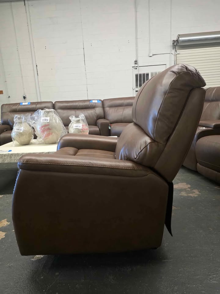 Barcalounger Presley Leather Power Rocker Recliner with Power Headrest - Image 9