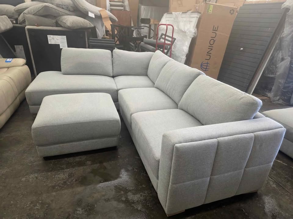 Drayden Fabric Sectional with Ottoman - Image 6