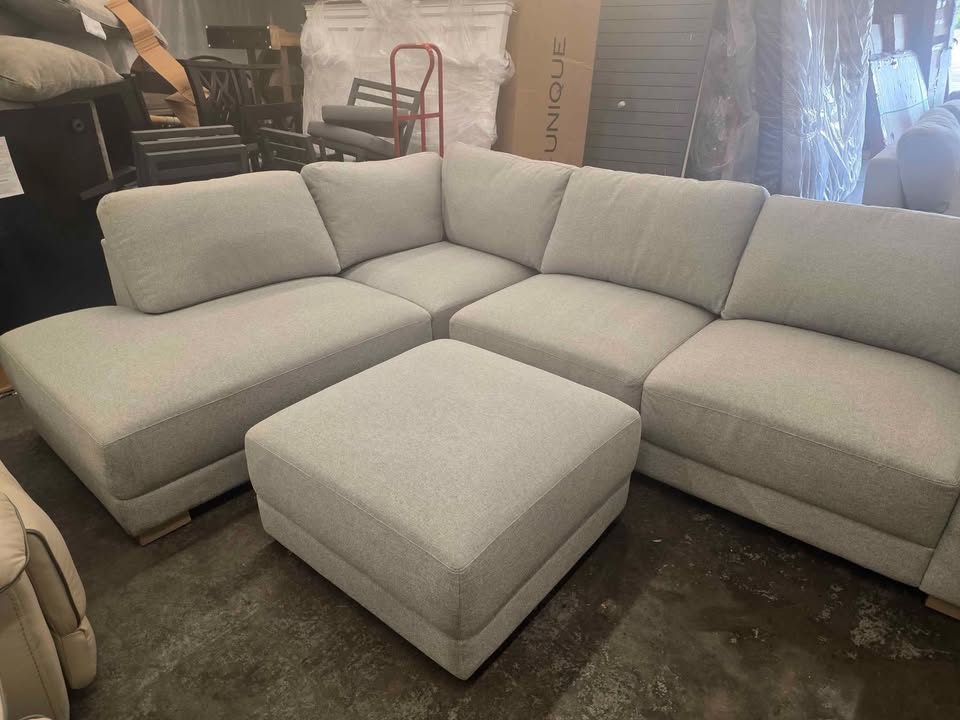 Drayden Fabric Sectional with Ottoman - Image 7
