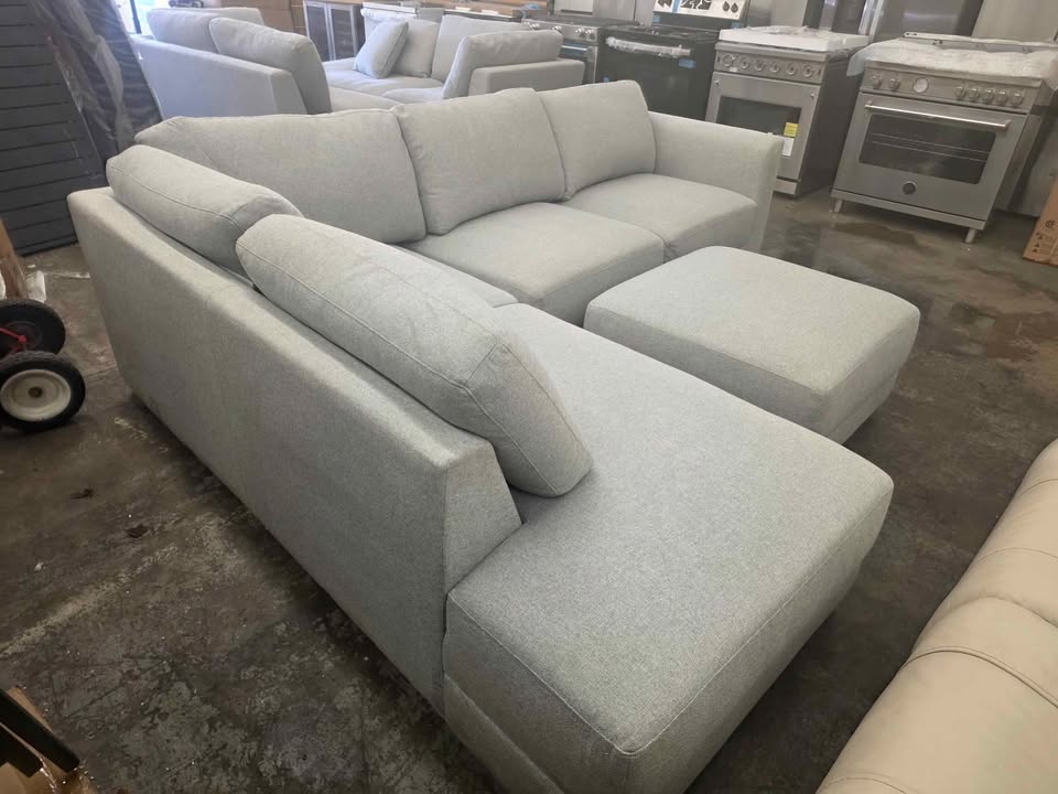 Drayden Fabric Sectional with Ottoman - Image 8