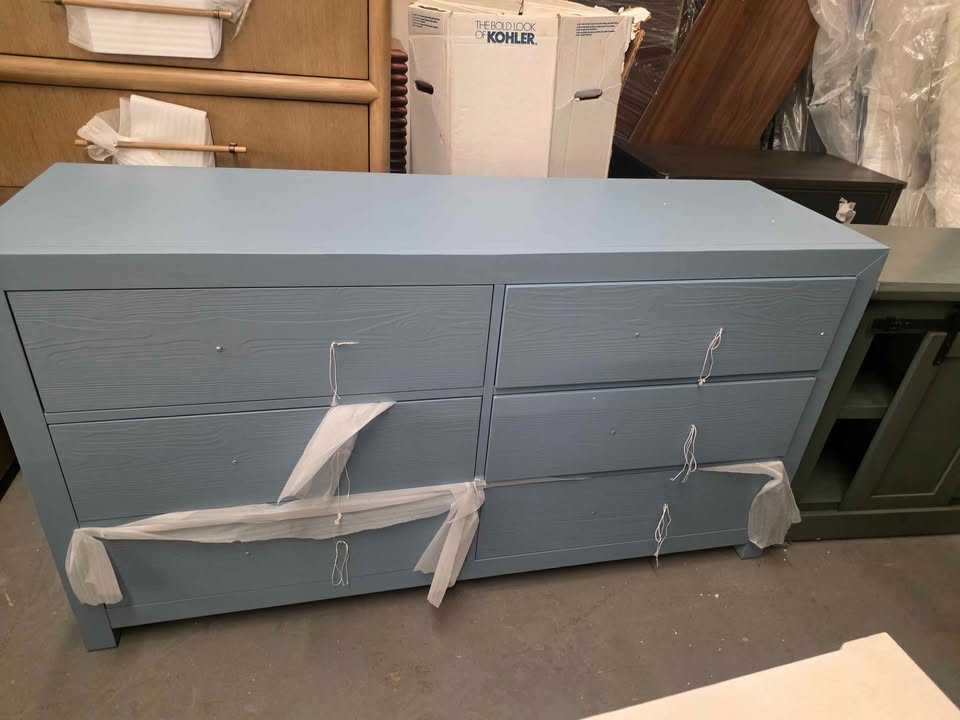 30735 Riverside Furniture Rosalie 66 Inch 6-drawer Dresser-blue - Image 5