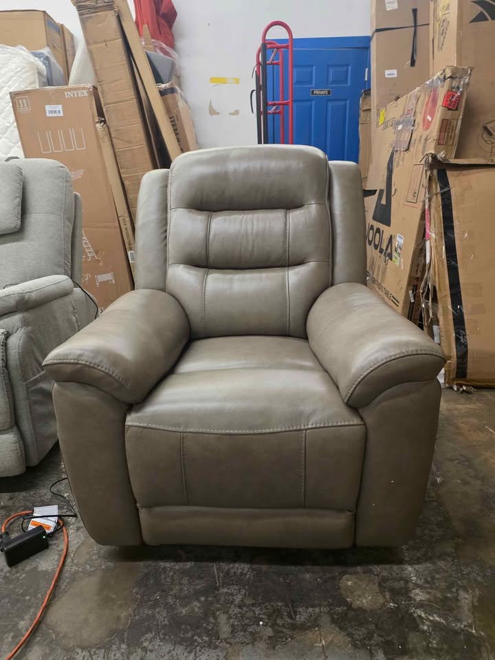 Mason Leather Power Recliner with Power Headres - Image 6