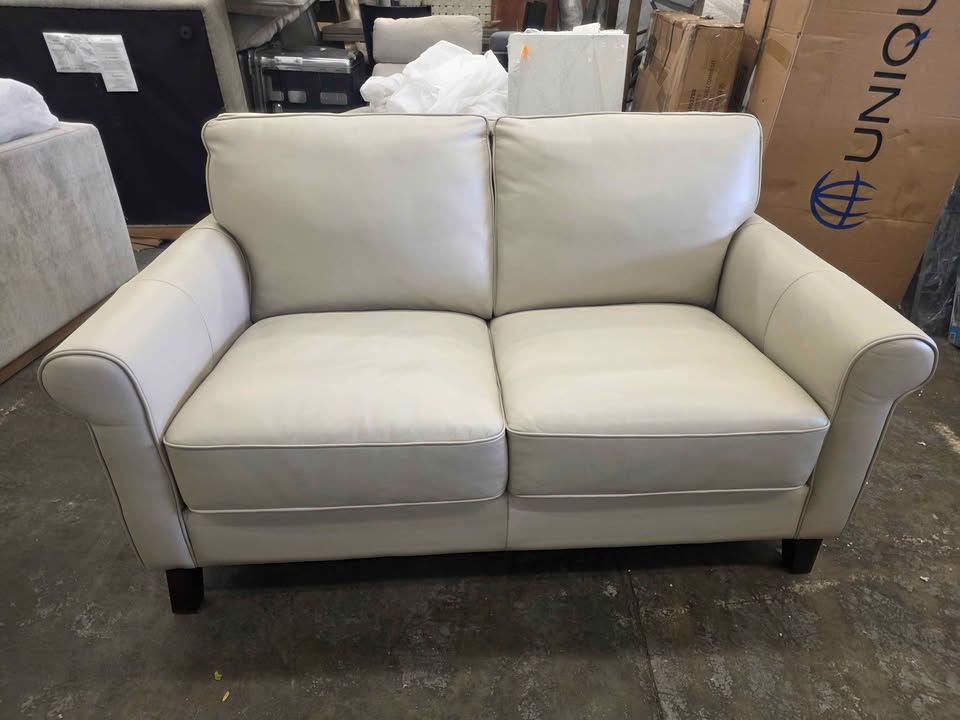 Larsen Top Grain Leather Loveseat ( Vanilla ) - Image 5