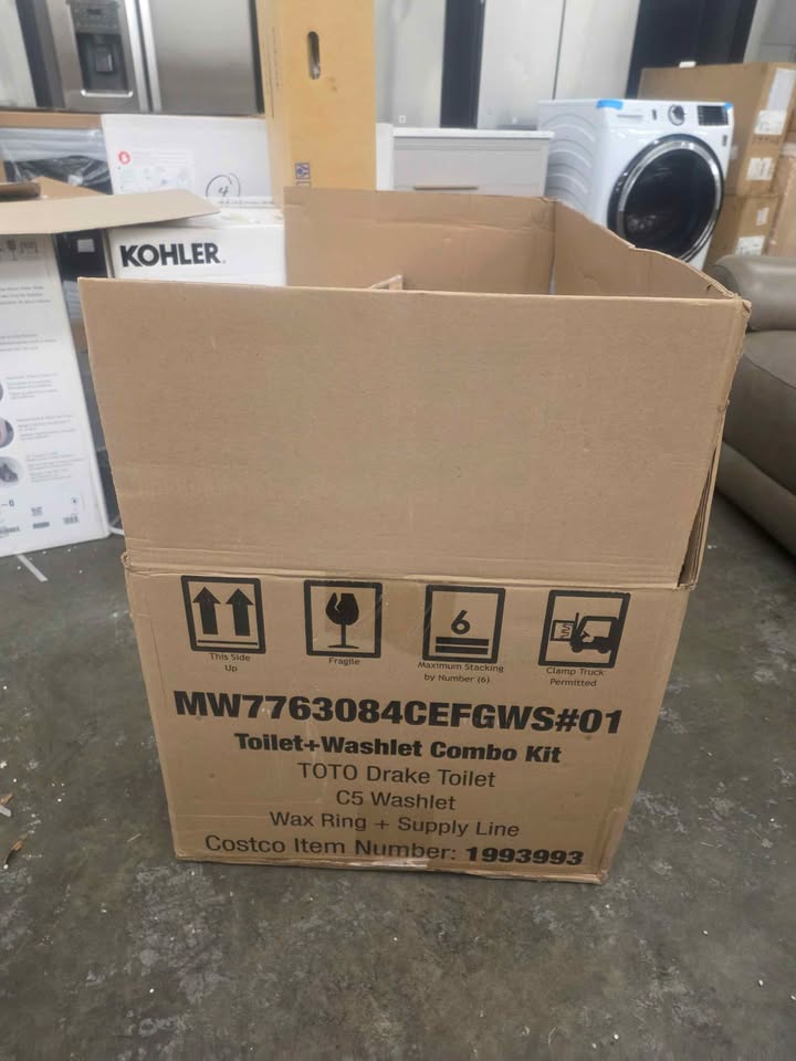 TOTO Drake 2-piece Elongated Toilet with C5 Washlet Bidet Seat - Image 7