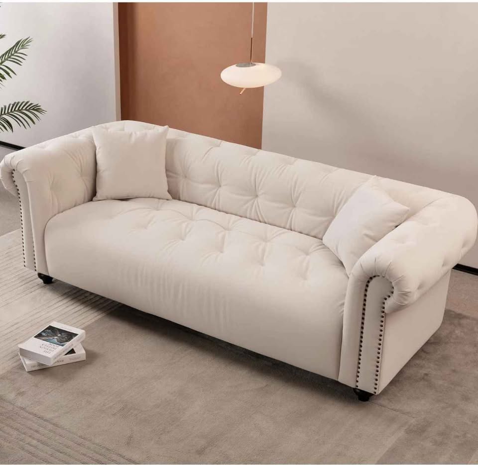 WKS12 Vintage Medieval Style Sofa, White, with 2 Throw Pillows IH270 ( Retails $3000.00 ) - Image 3