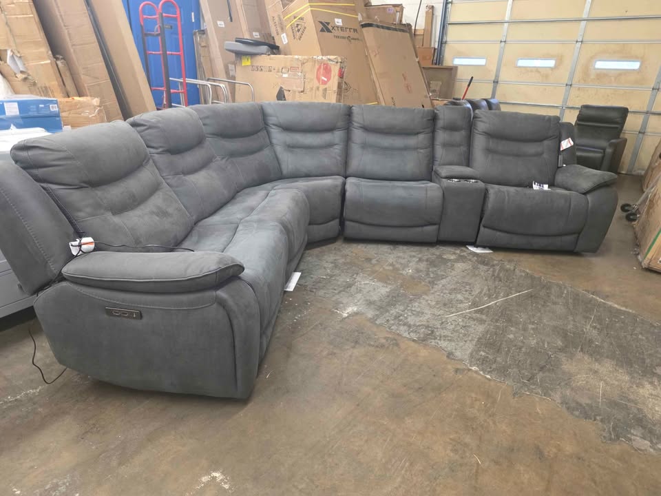 Kelsee Fabric Power Reclining Sectional with Power Headrests - Image 6