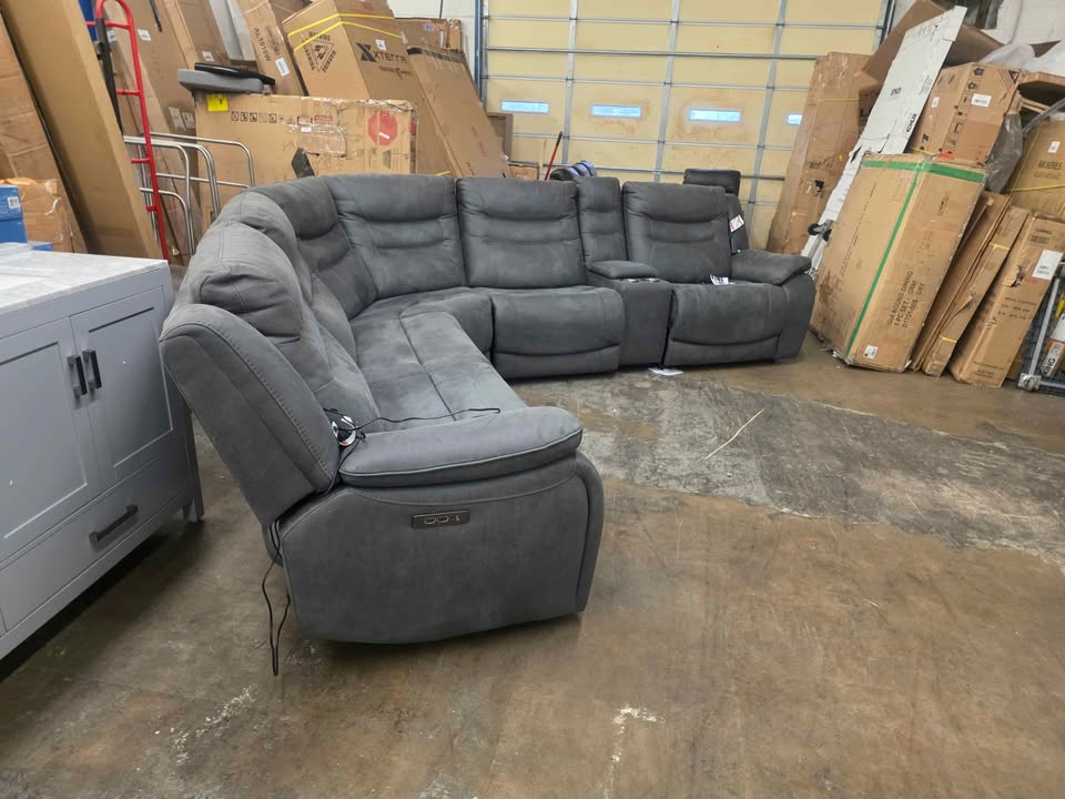 Kelsee Fabric Power Reclining Sectional with Power Headrests - Image 7
