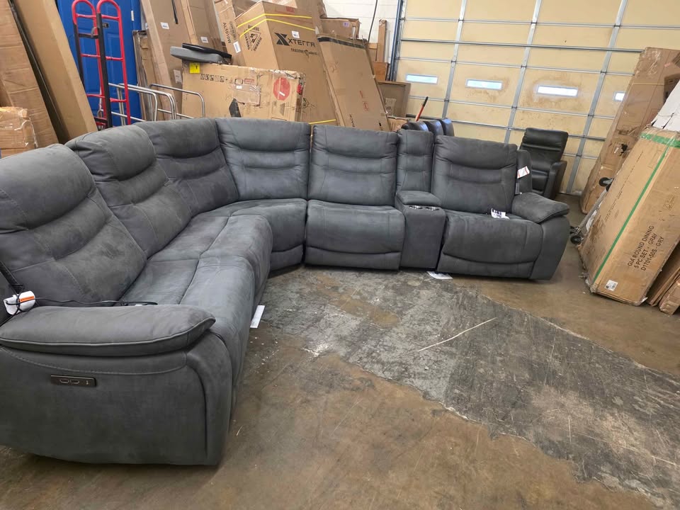 Kelsee Fabric Power Reclining Sectional with Power Headrests - Image 8