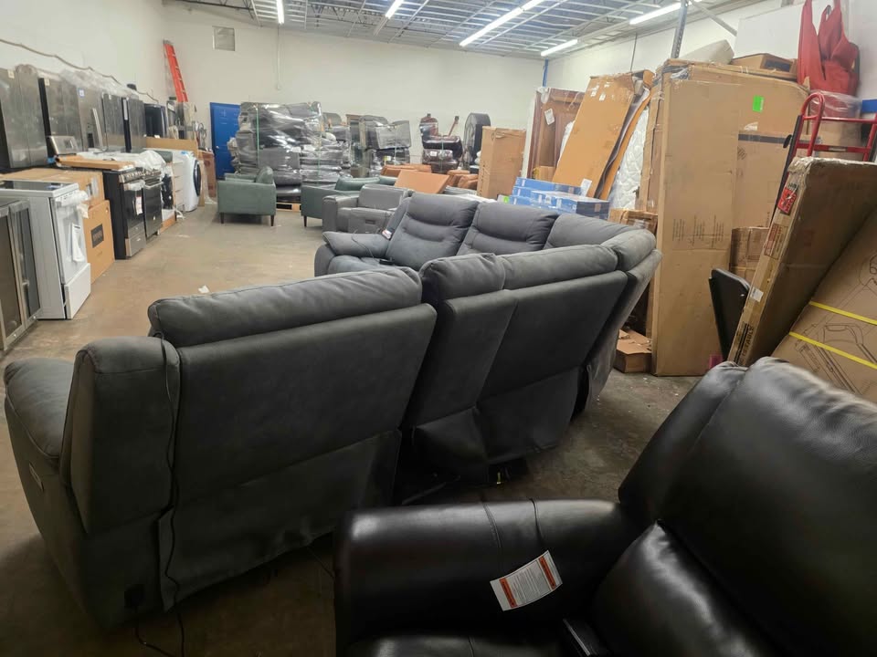 Kelsee Fabric Power Reclining Sectional with Power Headrests - Image 10