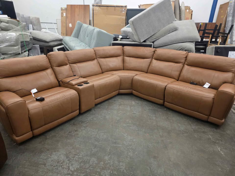 Lauretta 6-piece Leather Power Reclining Sectional with Power Headrests - Image 7