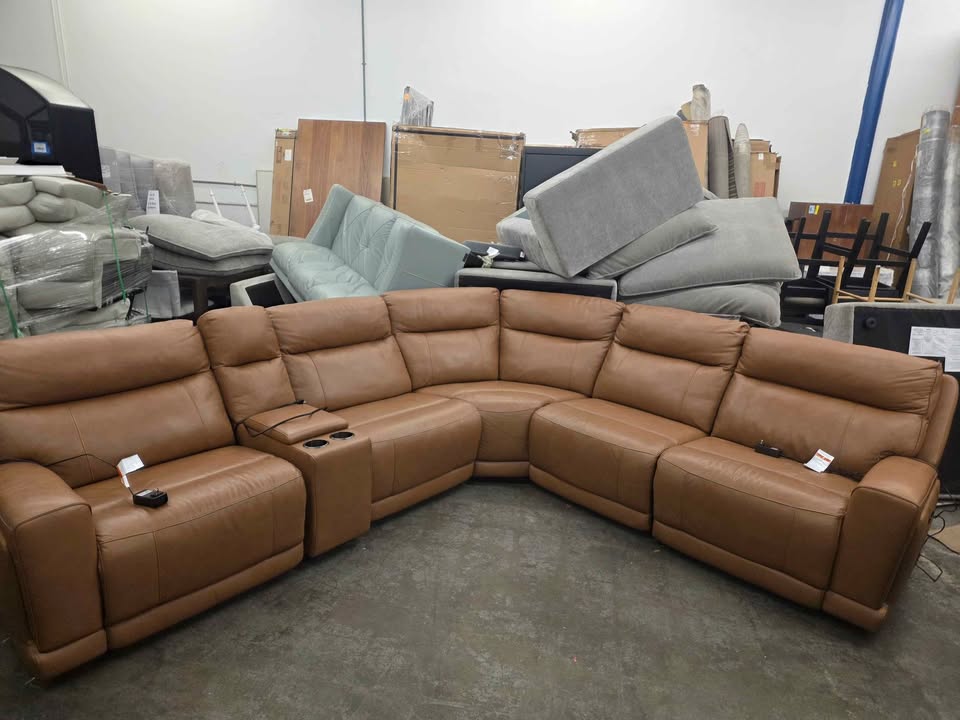 Lauretta 6-piece Leather Power Reclining Sectional with Power Headrests - Image 9