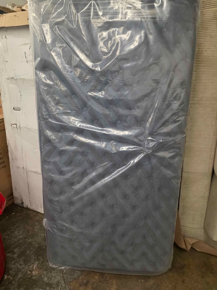 Beautyrest Black Series One 13.5" Extra Firm Tight Top - Twin - Image 4