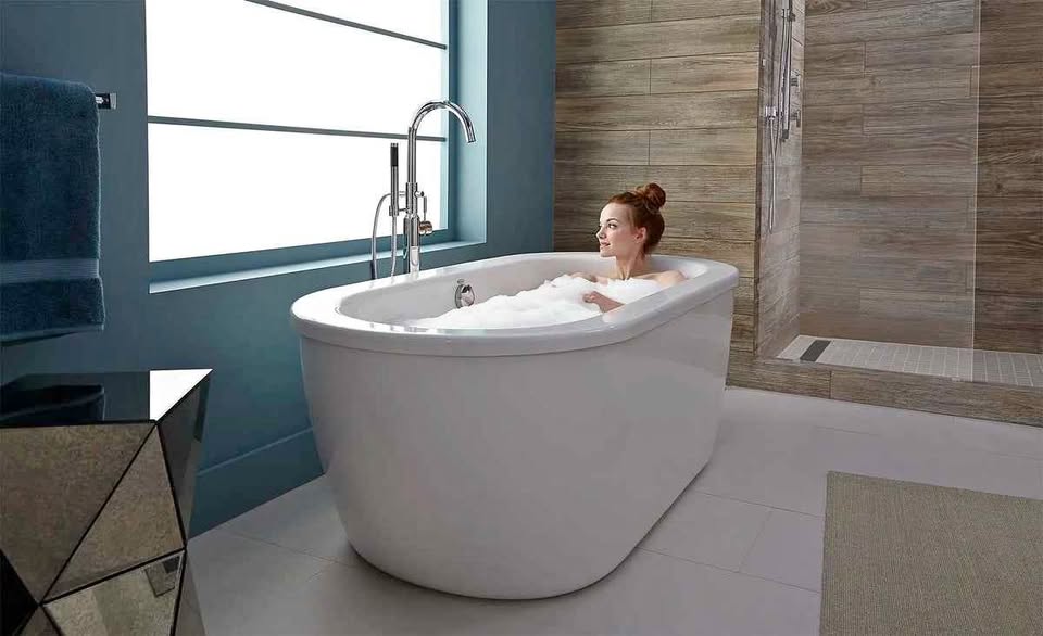 Cadet 66 x 32-Inch Freestanding Bathtub With Drain Chrome Finish