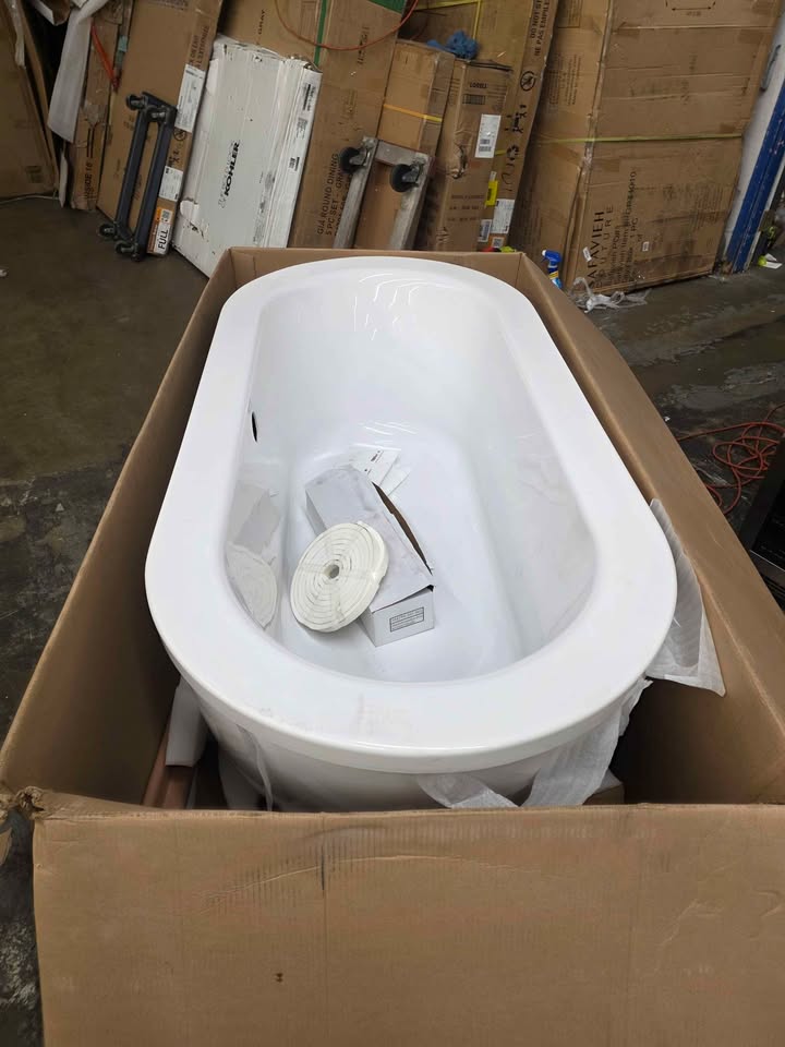 Cadet 66 x 32-Inch Freestanding Bathtub With Drain Chrome Finish - Image 7