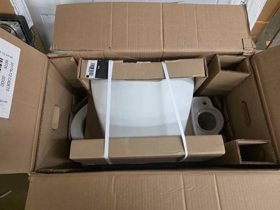 Cadet 3 FloWise 1.28 GPF/4.8 LPF Left Trip Lever Chair Height Elongated-Front Toilet with Slow-Close - Image 7