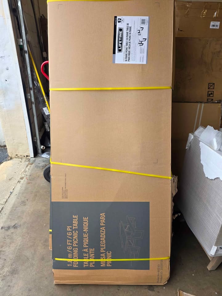 Lifetime Folding Picnic Tables 60233 A-Frame 6-Foot Top Brown - Image 7