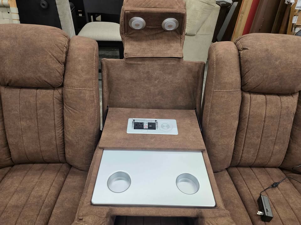 Wolfridge Dual Power Reclining Sofa - Image 6