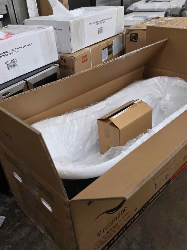 63 in. Acrylic Clawfoot Non-Whirlpool Bathtub in Glossy White With Glossy White Clawfeet And Glossy - Image 7