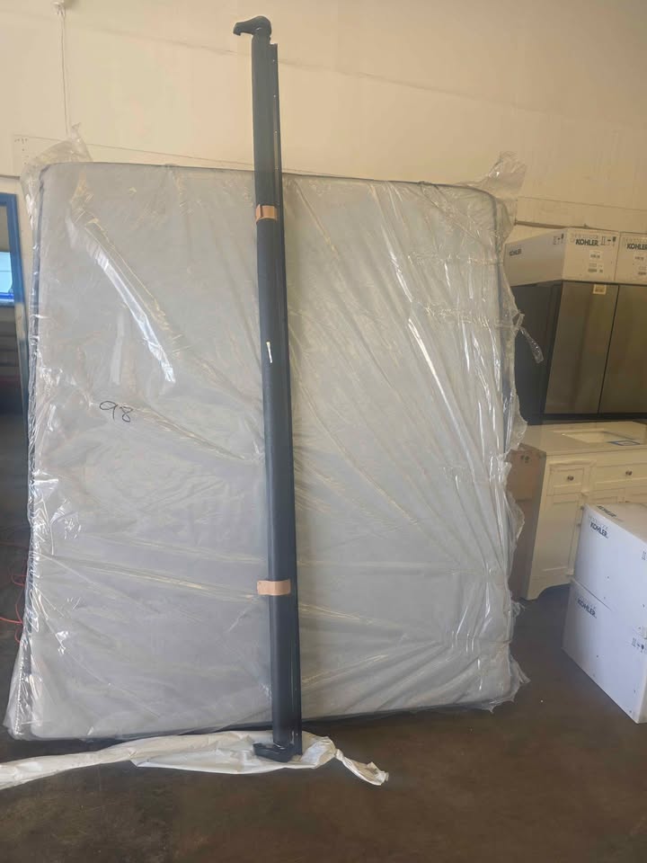 Lippert Solera 103" Slide Topper - Black • V000168108 - Image 3