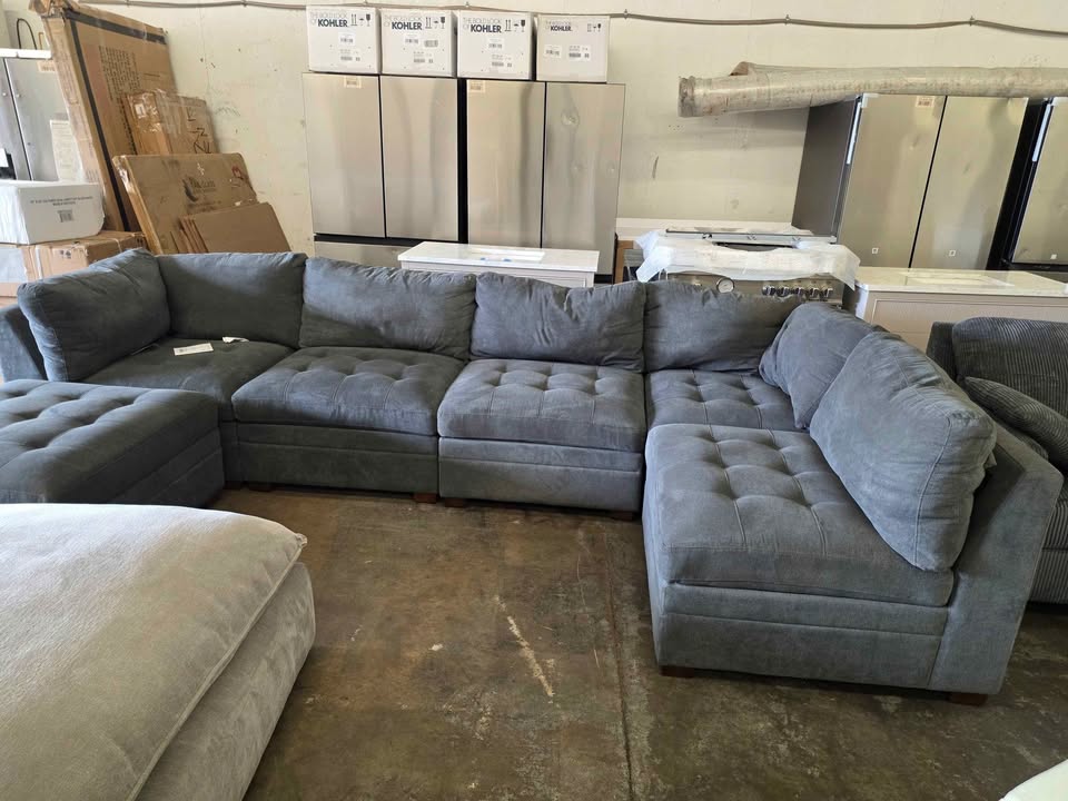 Thomasville Tisdale Modular Sectional 6-piece Dark Gray with Storage Ottoman - Image 9