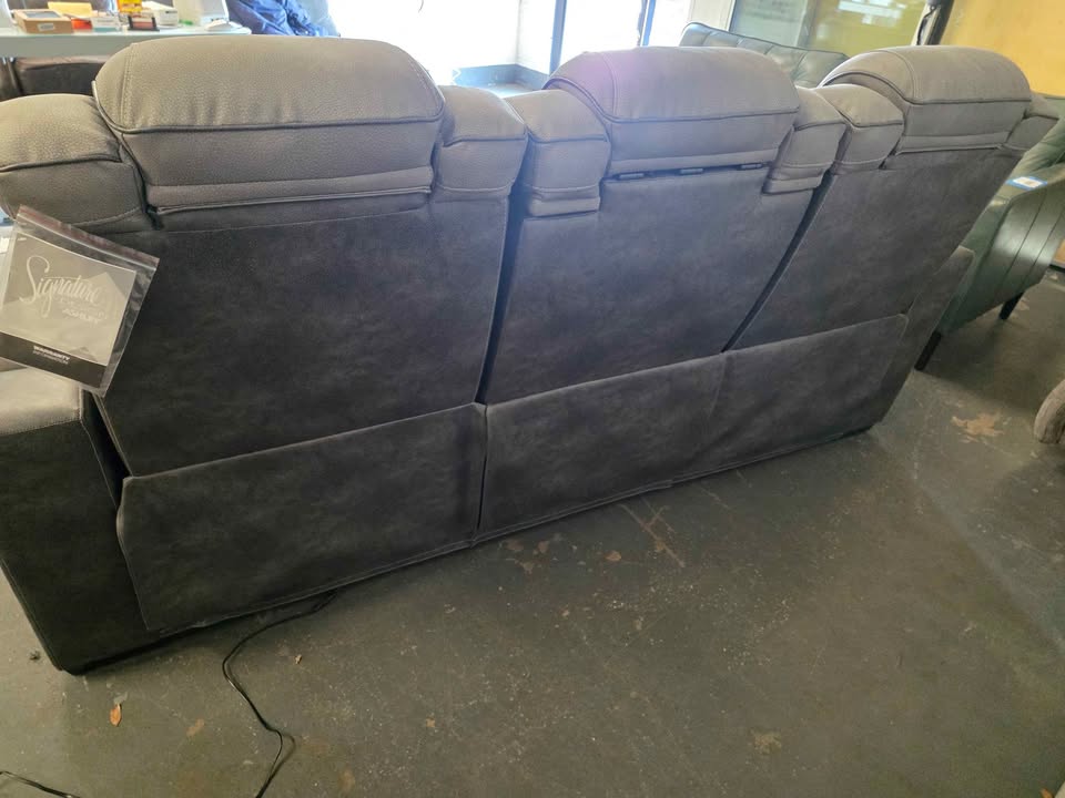 Next-Gen DuraPella Performance Fabric Dual Power Reclining Sofa - Image 9