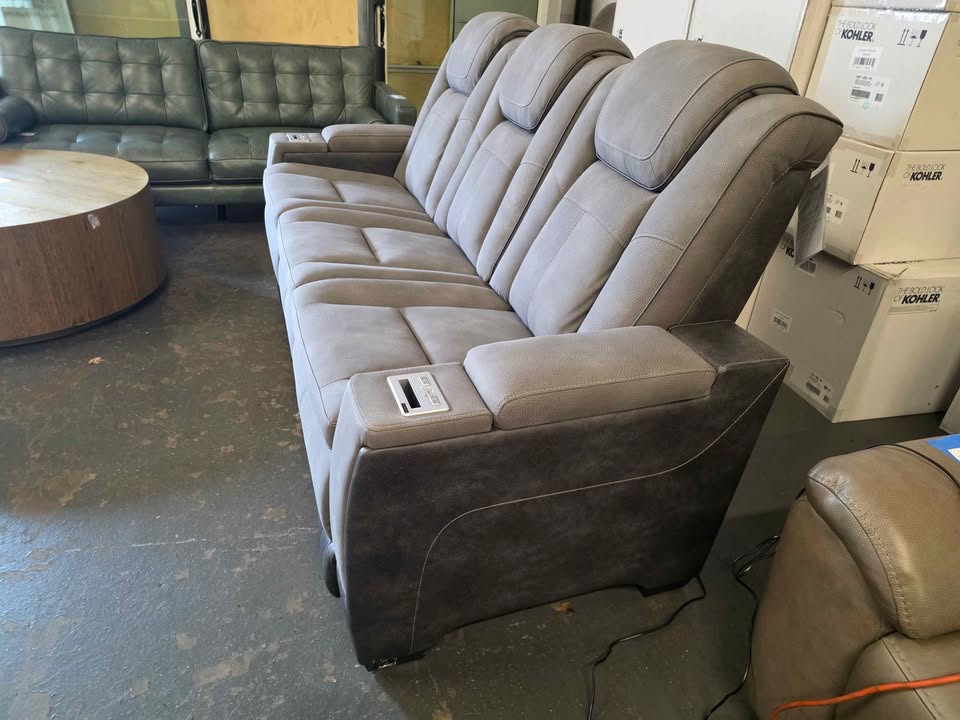 Next-Gen DuraPella Performance Fabric Dual Power Reclining Sofa - Image 10