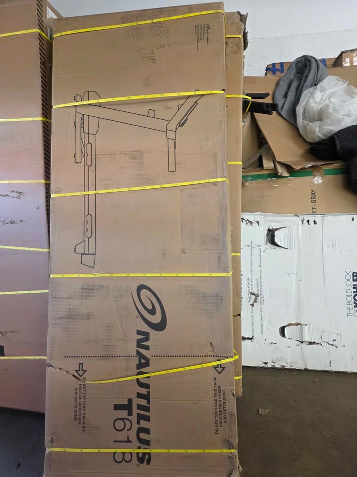 Nautilus T618 Treadmill Black - Image 5