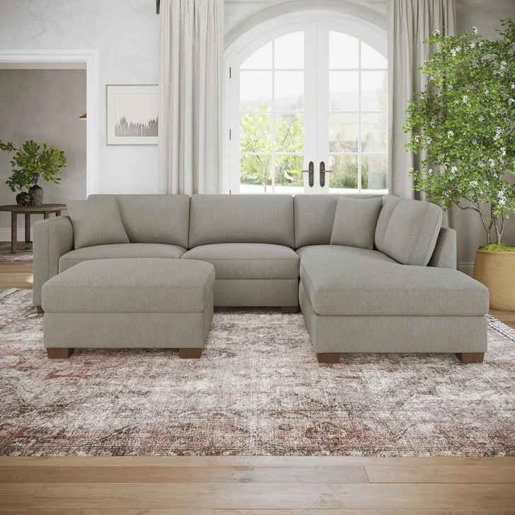 Thomasville Walsen Sectional with Storage Ottoman - Image 4