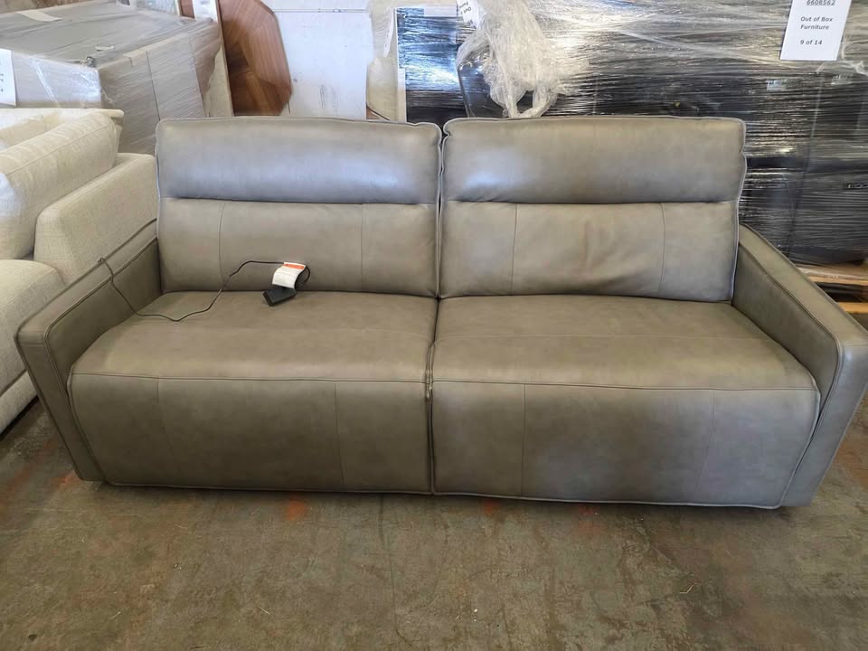 Henredon Keira Leather Zero-gravity Reclining Sofa - Image 9