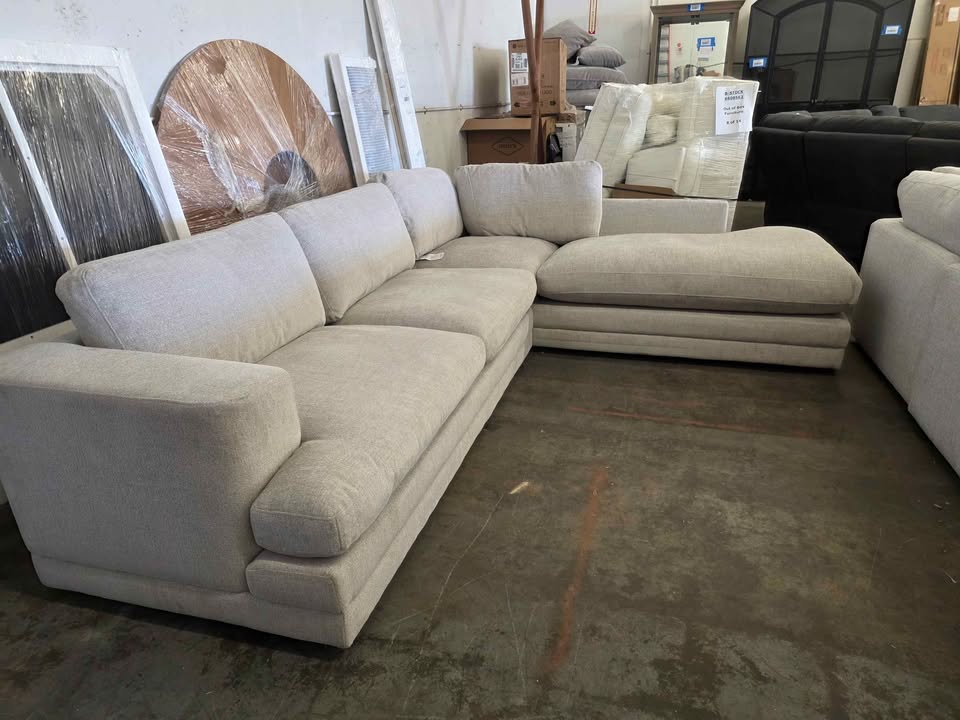 Derry Fabric Sectional - Image 7