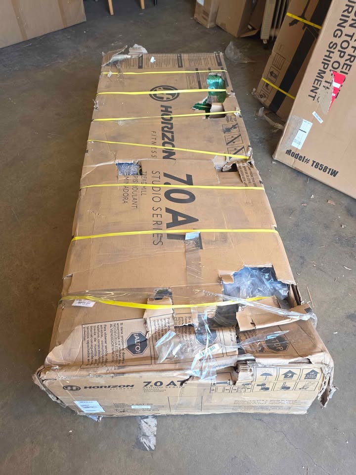 Horizon 7.0 AT Treadmill - Image 6