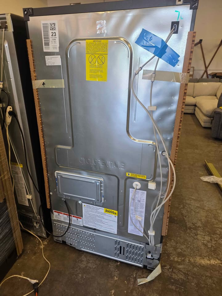 CAFÉ™ ENERGY STAR 23.1 Cu. Ft. Smart Counter-Depth French-Door Refrigerator - Image 10