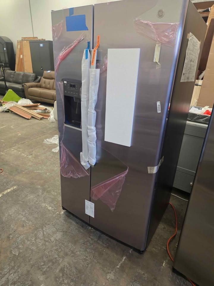 GE 25.3 cu. ft. Side by Side Refrigerator in Fingerprint Resistant Stainless Steel, Standard Depth, - Image 6