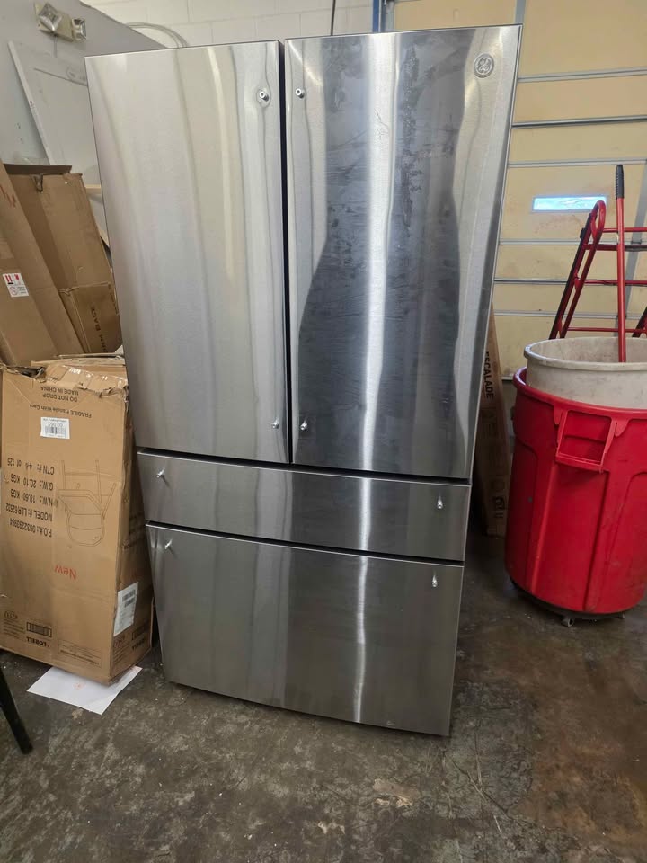 GE Profile 29 cu. ft. 4-Door French Door Refrigerator in Stainless Steel with Dual-Dispense Autofil - Image 7